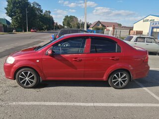 2011 Chevrolet Aveo I Рестайлинг, красный, 550000 рублей, вид 3