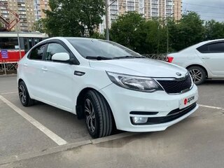2017 Kia Rio III Рестайлинг, белый, 880000 рублей, вид 1