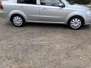 2011 Chevrolet Aveo I Рестайлинг, серебристый, 530000 рублей, вид 4