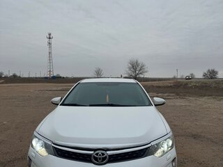 2015 Toyota Camry VII (XV50) Рестайлинг, белый, 2100000 рублей, вид 2