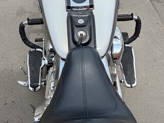2008 Harley-Davidson Softail Deluxe, серебристый, 1300000 рублей, вид 3
