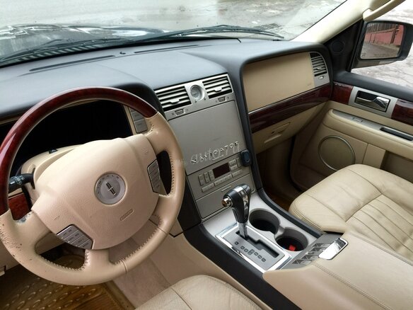 2004 Lincoln Navigator 6-speed II, чёрный - вид 5