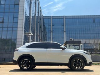 2023 Honda Vezel II, белый, 1860000 рублей, вид 4