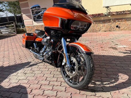 2022 Harley-Davidson CVO Road Glide, оранжевый, 3000000 рублей, вид 2