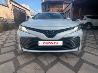 2018 Toyota Camry VIII (XV70), белый, 2620000 рублей, вид 1