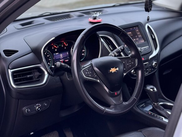 2020 Chevrolet Equinox III, серебристый, 1600000 рублей - вид 10