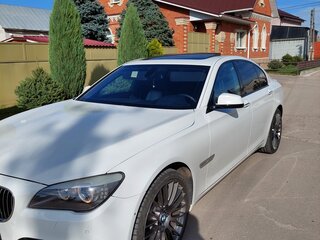 2011 BMW 7 серии 750i V (F01/F02/F04), белый, 5000000 рублей, вид 2