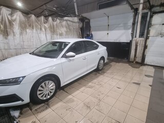 2021 Skoda Octavia IV (A8), белый, 1690000 рублей, вид 2