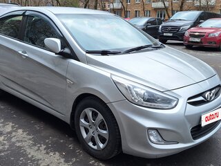 2013 Hyundai Solaris I, серебристый, 820000 рублей, вид 1