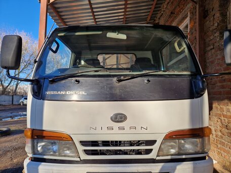 1995 Nissan Diesel Condor, белый, 1250000 рублей, вид 3
