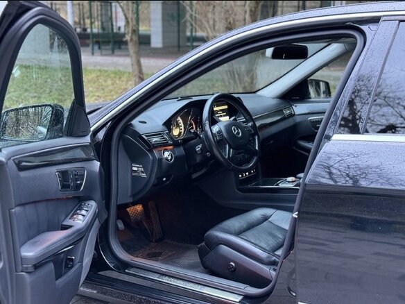 2009 Mercedes-Benz E-Класс 350 IV (W212, S212, C207), чёрный, 1310000 рублей - вид 22