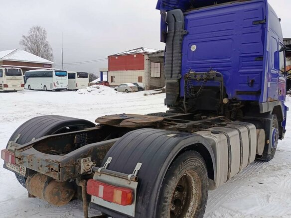 2010 Volvo FM, синий, 2500000 рублей - вид 2