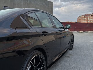 2020 BMW 5 серии 530i VII (G30/G31/G38) Рестайлинг, чёрный, 4100000 рублей, вид 3