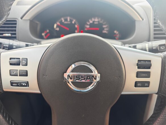 2012 Nissan Pathfinder III Рестайлинг, серебристый, 2600000 рублей - вид 5