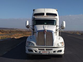 2008 Kenworth T660, белый, 2400000 рублей, вид 1