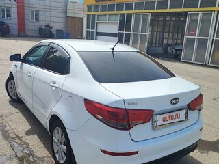 2016 Kia Rio III Рестайлинг, белый, 1340000 рублей, вид 4
