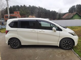 2010 Honda Freed I, белый, 1120000 рублей, вид 2