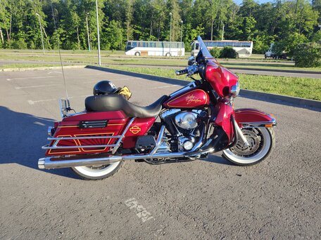 2005 Harley-Davidson Electra Glide, красный, 800000 рублей, вид 1