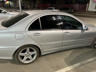 2003 Mercedes-Benz C-Класс 230 II (W203), серебристый, 950000 рублей, вид 2