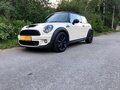 2011 Mini Hatch Cooper S II (R56) Рестайлинг, белый - вид 3