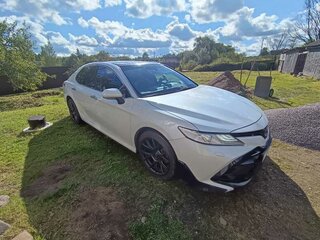 2019 Toyota Camry VIII (XV70), белый, 2810000 рублей, вид 1