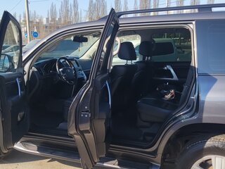 2014 Toyota Land Cruiser 200 Series Рестайлинг 1, серый, 4000000 рублей, вид 5
