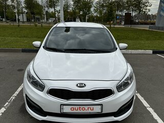 2017 Kia Ceed II Рестайлинг, белый, 1120000 рублей, вид 2