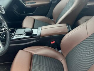 2021 Mercedes-Benz CLA 200 d II (C118, X118), чёрный, 3000000 рублей, вид 4