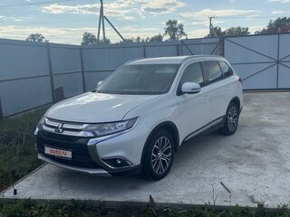 2015 Mitsubishi Outlander III Рестайлинг 2, белый, 1800000 рублей, вид 1