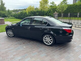 2008 BMW 5 серии 530xi V (E60/E61) Рестайлинг, чёрный, 1200000 рублей, вид 5