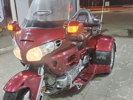 2005 Honda GL 1800 Gold Wing, красный, 2250000 рублей, вид 2