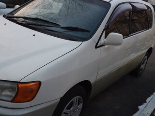1998 Toyota Ipsum I (M10), белый, 600000 рублей, вид 2
