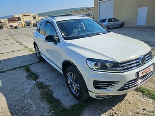 2016 Volkswagen Touareg II Рестайлинг, белый, 3989000 рублей, вид 1