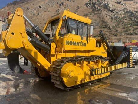1999 Komatsu D355, жёлтый, 14000000 рублей, вид 4