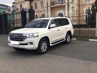 2018 Toyota Land Cruiser 200 Series Рестайлинг 2, белый, 8100000 рублей, вид 1