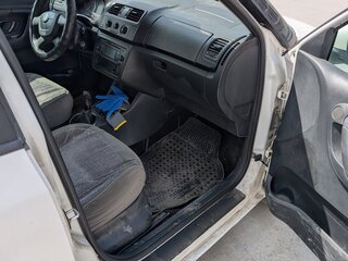 2012 Skoda Fabia II Рестайлинг, белый, 430000 рублей, вид 5