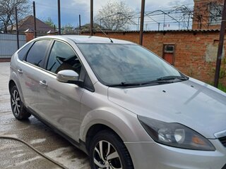 2008 Ford Focus II Рестайлинг, серебристый, 585000 рублей, вид 1