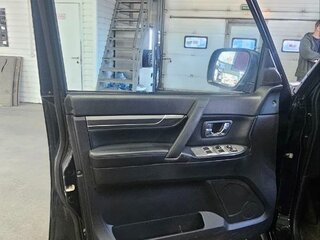 2010 Mitsubishi Pajero IV, чёрный, 1950000 рублей, вид 4