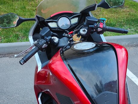 2010 Honda VFR 1200, красный, 950000 рублей, вид 5