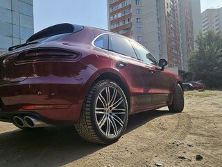 2016 Porsche Macan GTS I, красный, 3100000 рублей, вид 3