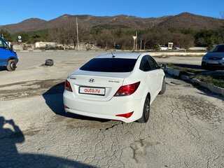 2015 Hyundai Solaris I Рестайлинг, белый, 960000 рублей, вид 2