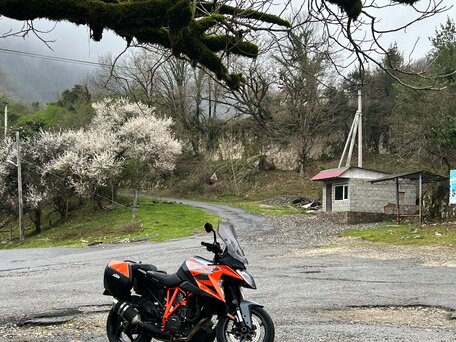 2023 KTM 1290 Super Duke GT, оранжевый, 1450000 рублей, вид 3