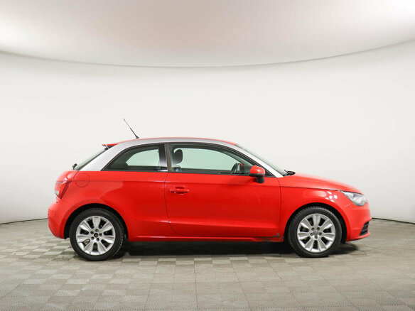2011 Audi A1 I (8X), красный - вид 3