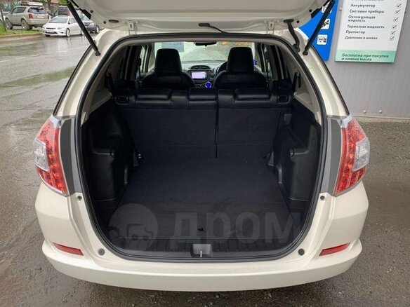 2014 Honda Fit Shuttle I Рестайлинг, белый, 1100000 рублей - вид 9