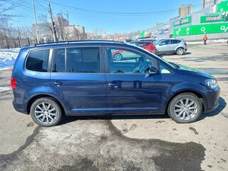 2014 Volkswagen Touran I Рестайлинг 2, синий, 1030000 рублей, вид 2