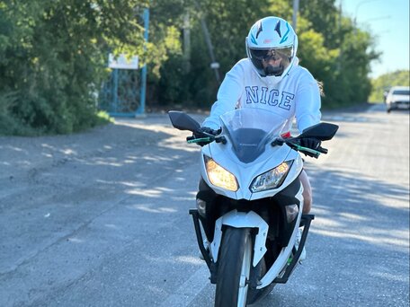 2017 Kawasaki 350, белый, 390000 рублей, вид 5