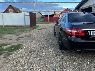 2011 Mercedes-Benz E-Класс 200 7G-Tronic IV (W212, S212, C207), чёрный, 1350000 рублей, вид 5