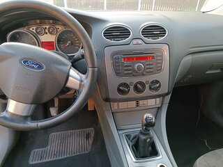 2010 Ford Focus II Рестайлинг, чёрный, 500000 рублей, вид 5