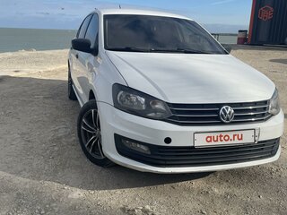 2017 Volkswagen Polo V Рестайлинг, белый, 870000 рублей, вид 1