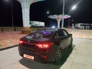 2020 Kia Rio IV, чёрный, 1700000 рублей, вид 3
